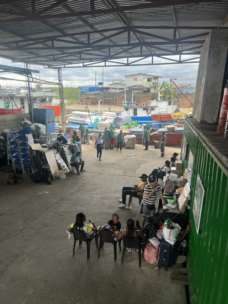 Réserver le bateau pour Bahia Solano